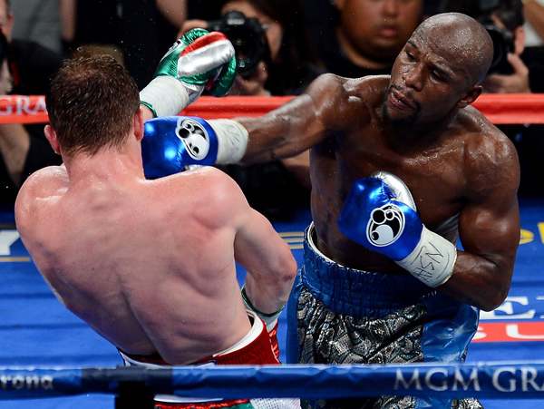 Floyd Mayweather had little trouble with Saul Alvarez over 12 rounds Saturday. (Ethan Miller/Getty Images)